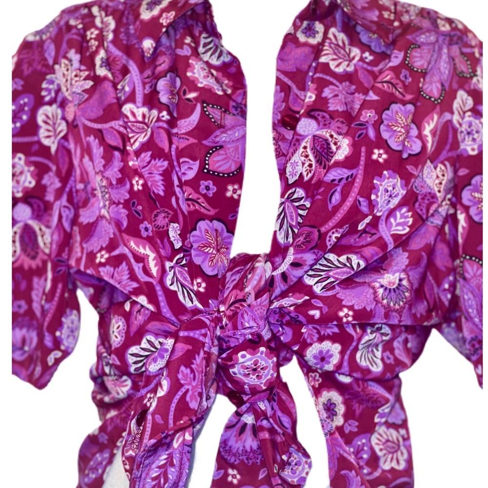Vibrant Fuchsia Floral Button Up 💜